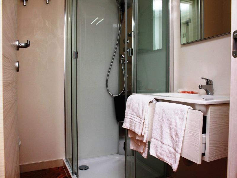 Hotel Posta 77 image