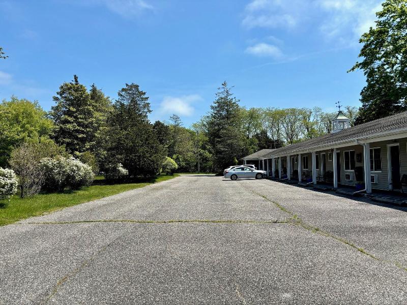 Westhampton Seabreeze Motel image