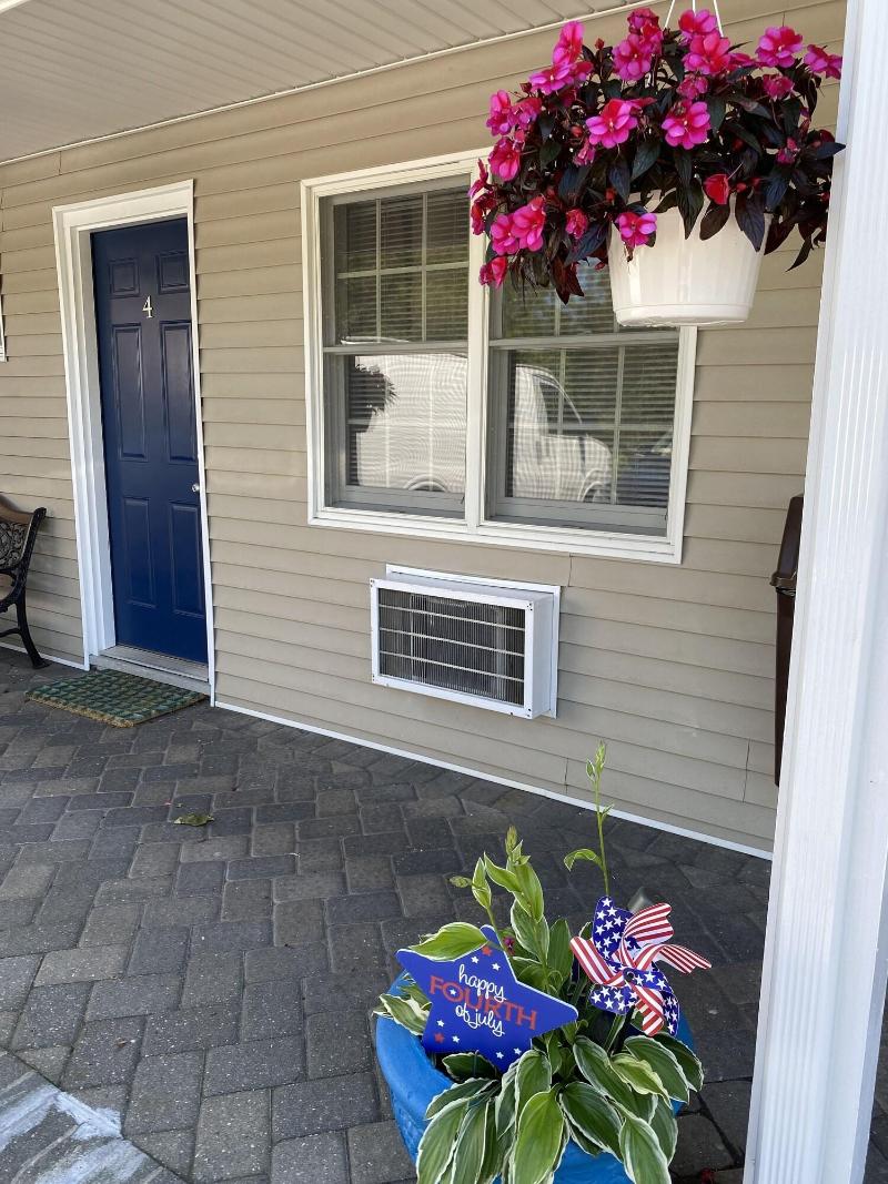 Westhampton Seabreeze Motel image