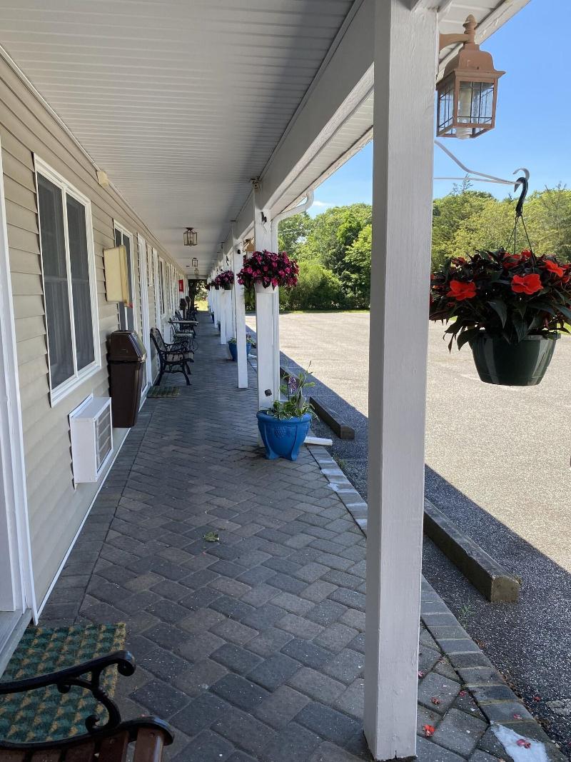 Westhampton Seabreeze Motel image