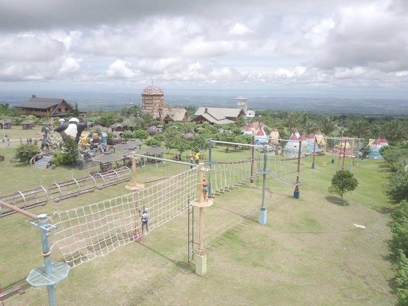 Campuestohan Highland Resort image