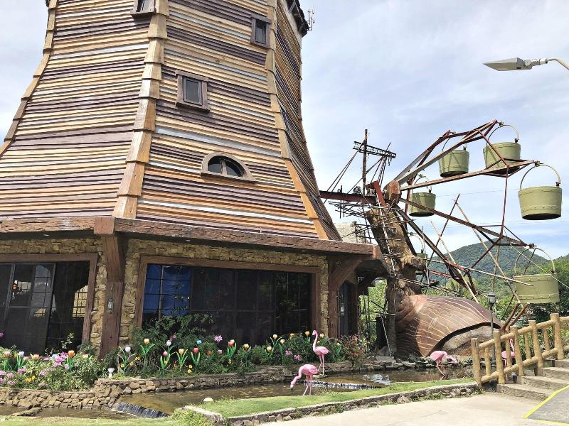 Campuestohan Highland Resort image