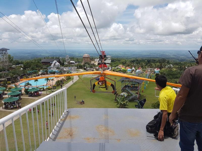 Campuestohan Highland Resort image