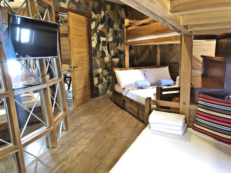 Campuestohan Highland Resort image