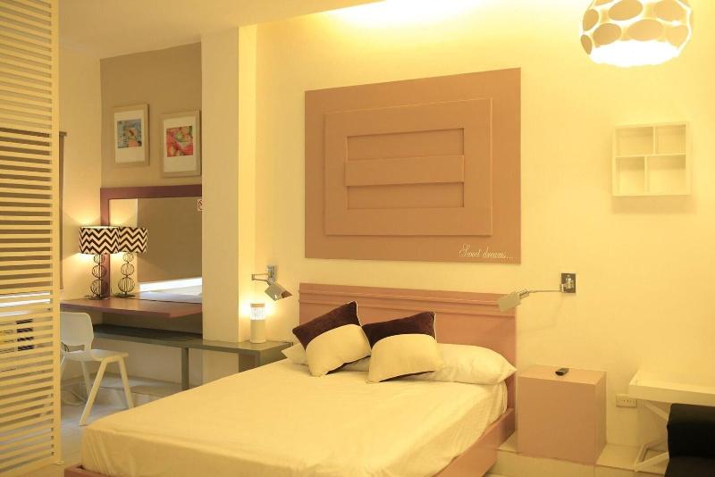 Hotel Monde image