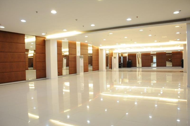 Dreamwave Hotel Santiago City image 1