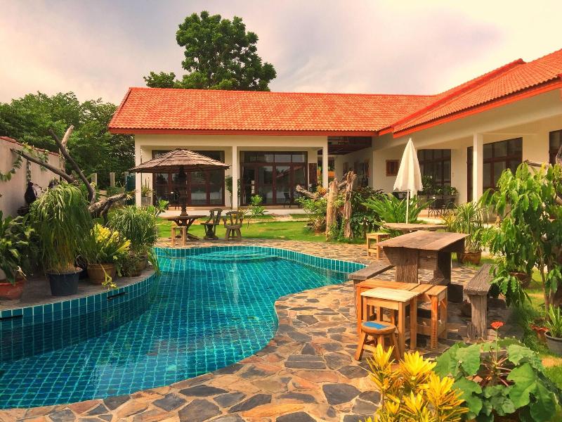 Tree Roots Retreat image