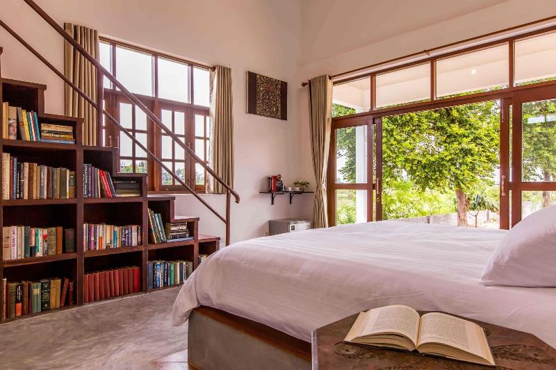 Tree Roots Retreat image