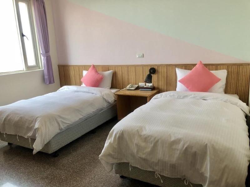 Holiday Hotel image
