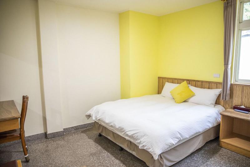 Holiday Hotel image