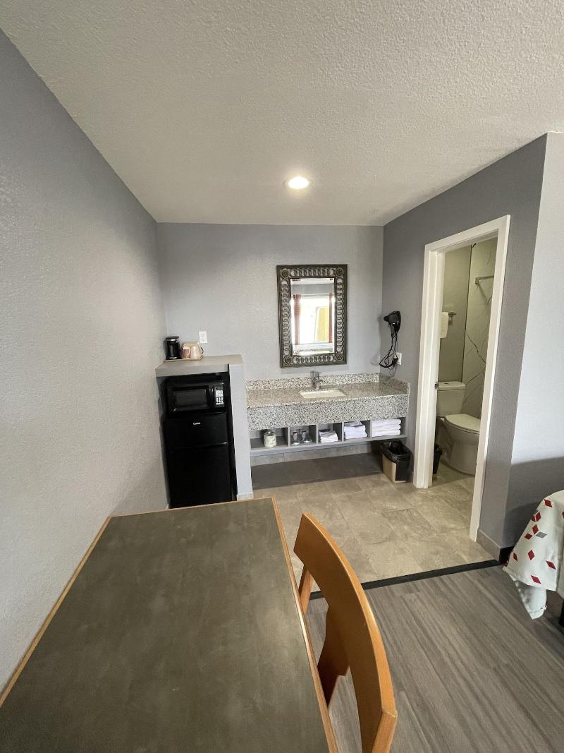Ridge Motel image