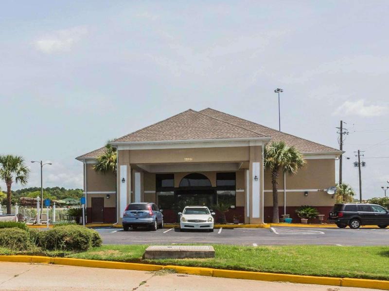 Quality Inn & Suites near Maxwell-Gunter Air Force