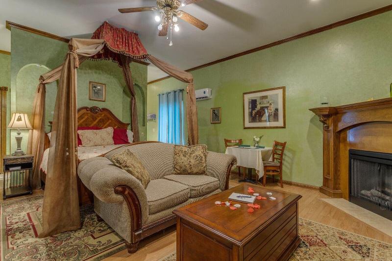 The Whispering Pines Inn Bed & Breakfast image