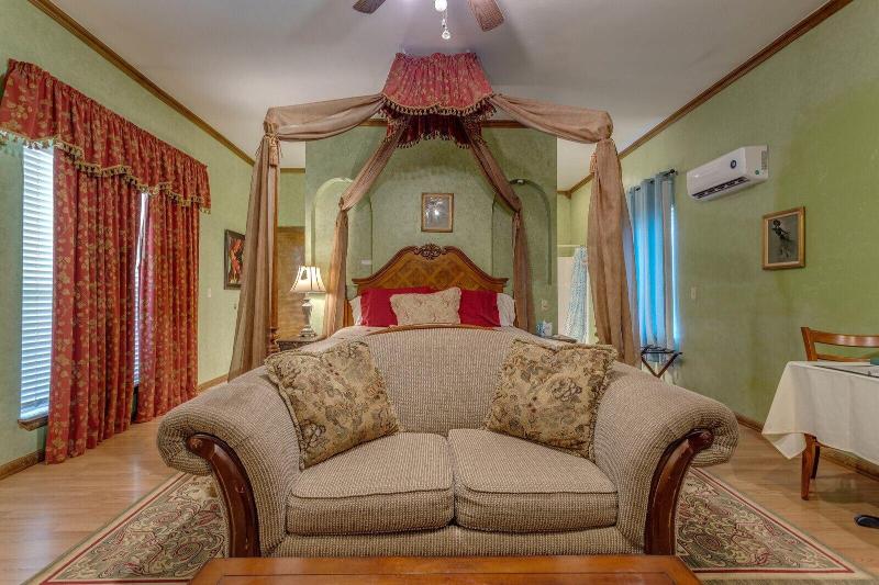 The Whispering Pines Inn Bed & Breakfast image