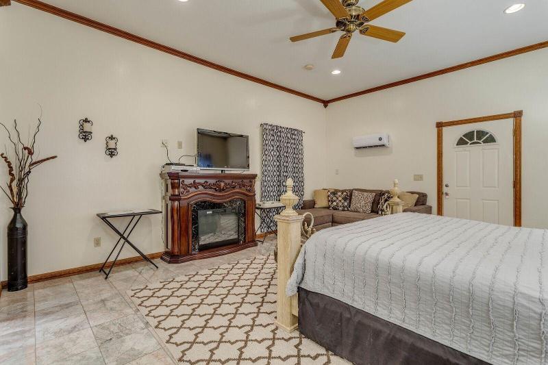 The Whispering Pines Inn Bed & Breakfast image