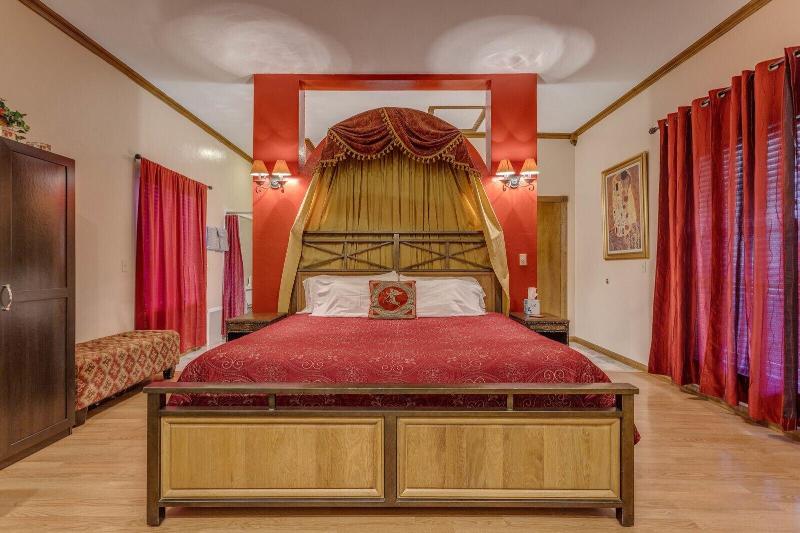 The Whispering Pines Inn Bed & Breakfast image
