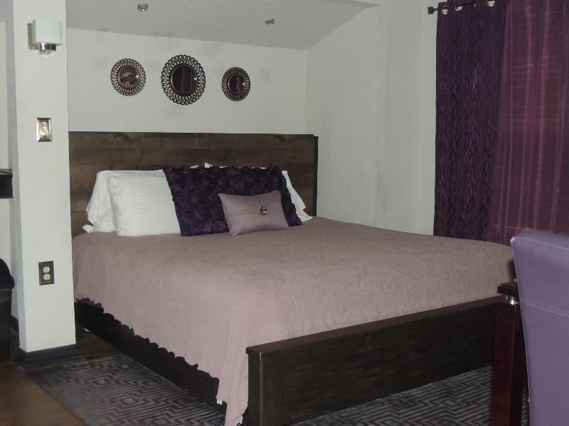 The Whispering Pines Inn Bed & Breakfast image
