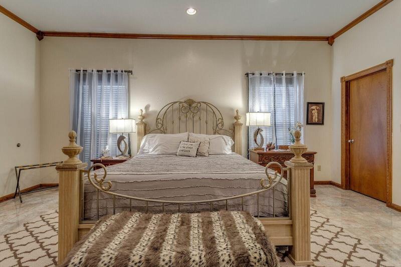 The Whispering Pines Inn Bed & Breakfast image