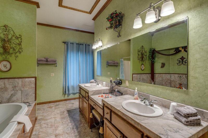 The Whispering Pines Inn Bed & Breakfast image