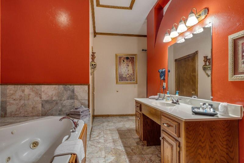 The Whispering Pines Inn Bed & Breakfast image