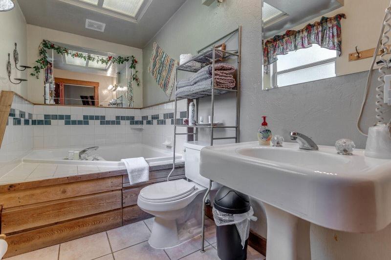 The Whispering Pines Inn Bed & Breakfast image