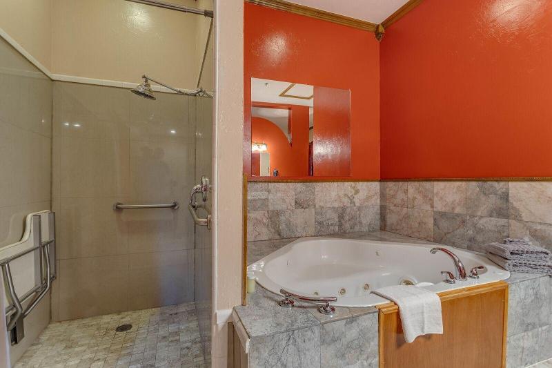 The Whispering Pines Inn Bed & Breakfast image