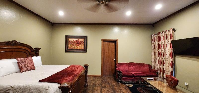 The Whispering Pines Inn Bed & Breakfast image