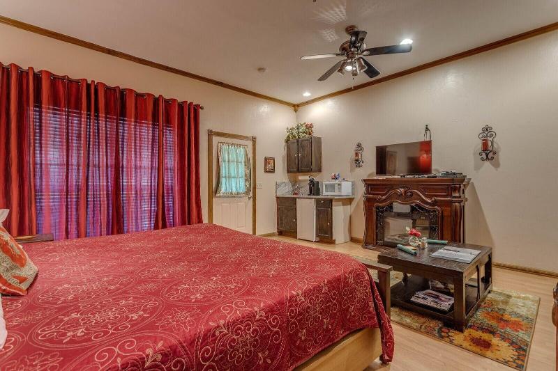The Whispering Pines Inn Bed & Breakfast image