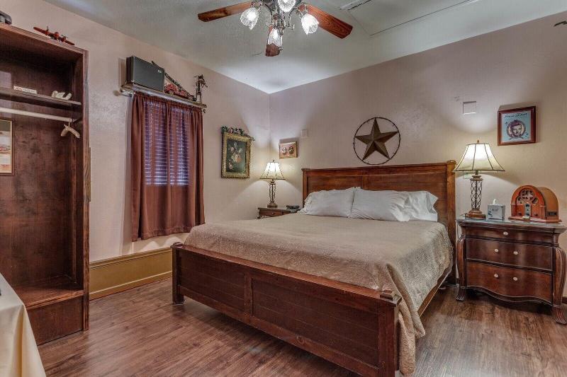 The Whispering Pines Inn Bed & Breakfast image
