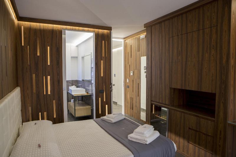 Upper Rooms image