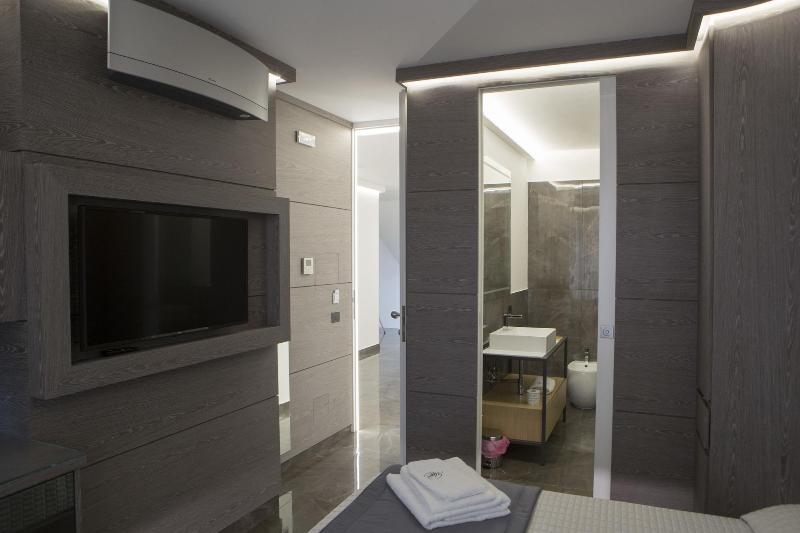 Upper Rooms image