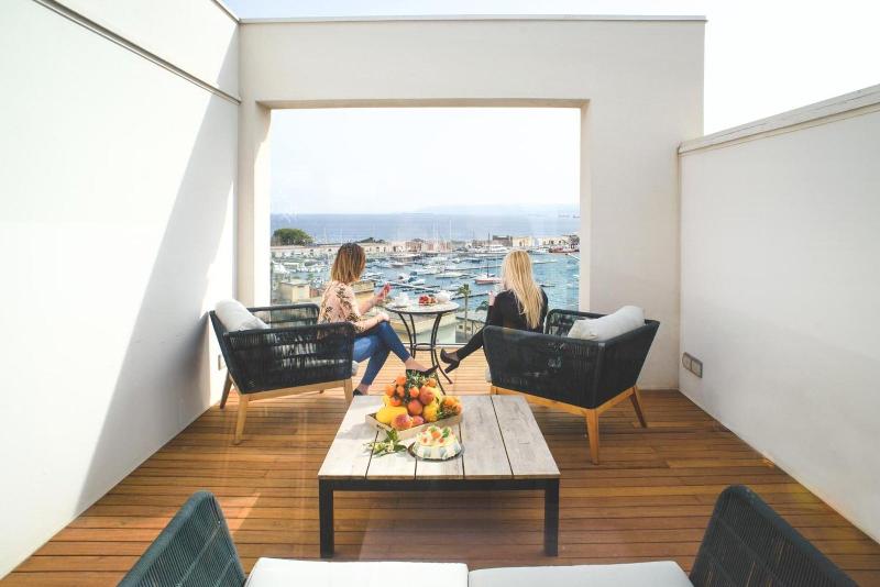 Upper Rooms image