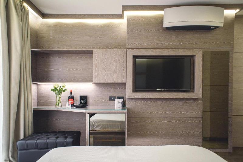 Upper Rooms image