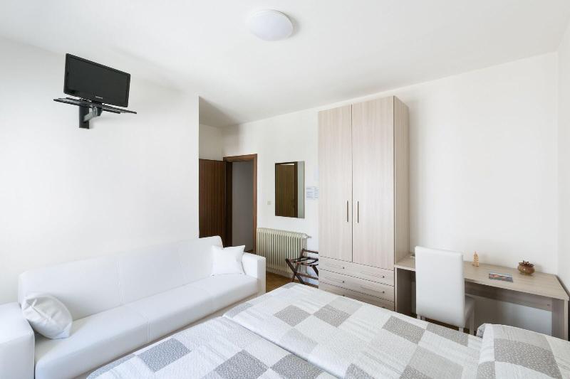 Hotel Da Marco image