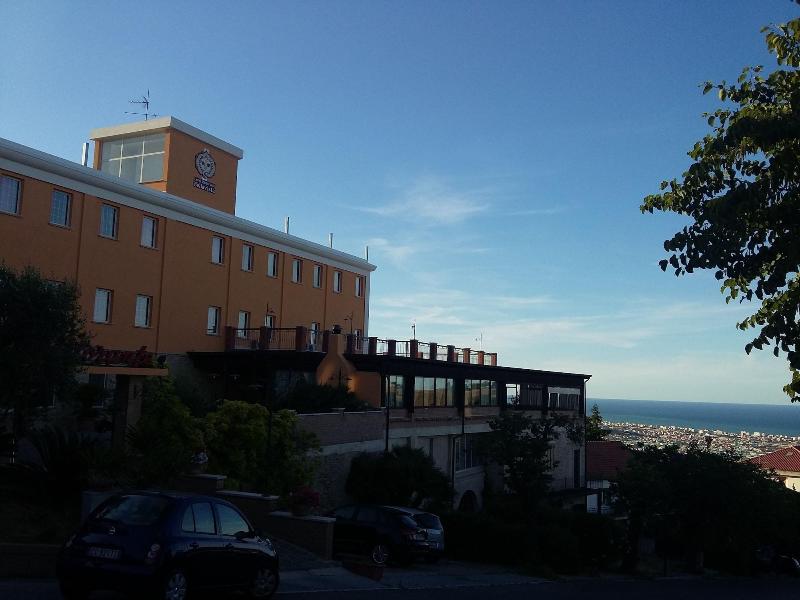 Hotel Ristorante Bellavista image