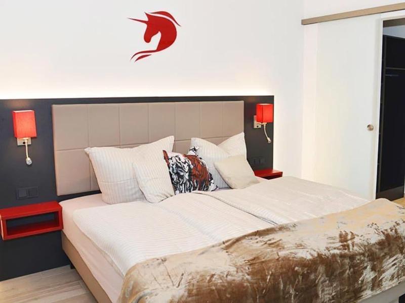 Hotel Rotes Einhorn image