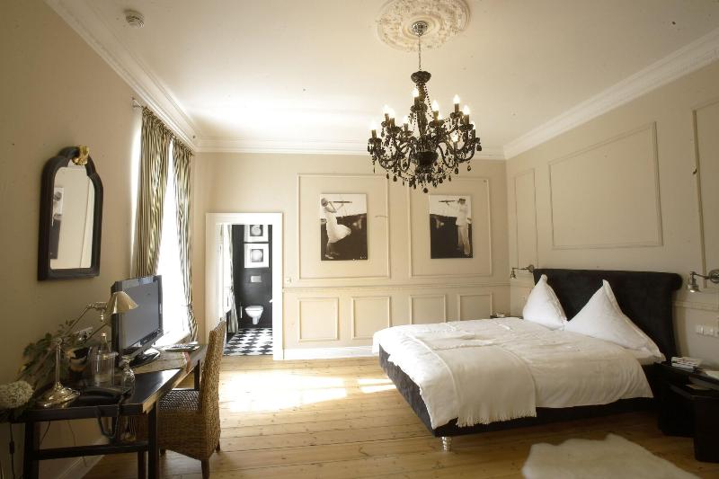 Hotel Hochzeitshaus image