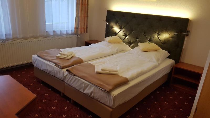 Kräuterhotel Heidejäger image