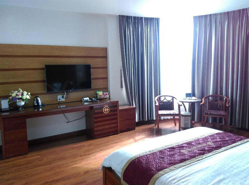 Golden Thai Binh Hotel image