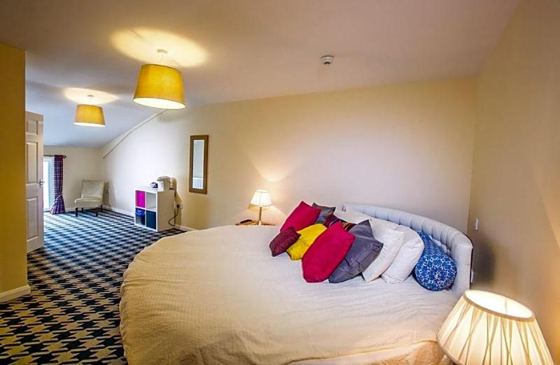 The Brown Horse Hotel image