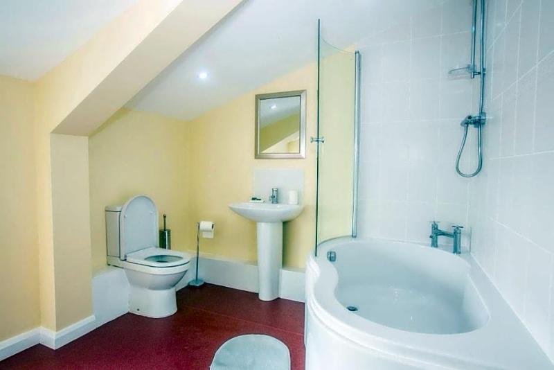 The Brown Horse Hotel image
