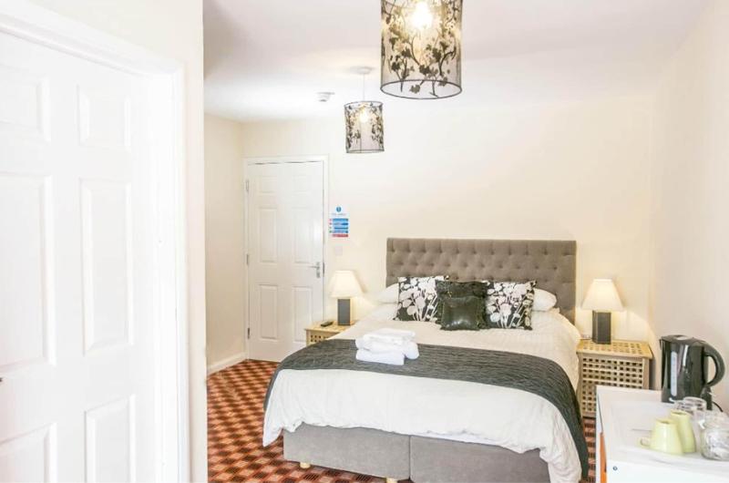 The Brown Horse Hotel image