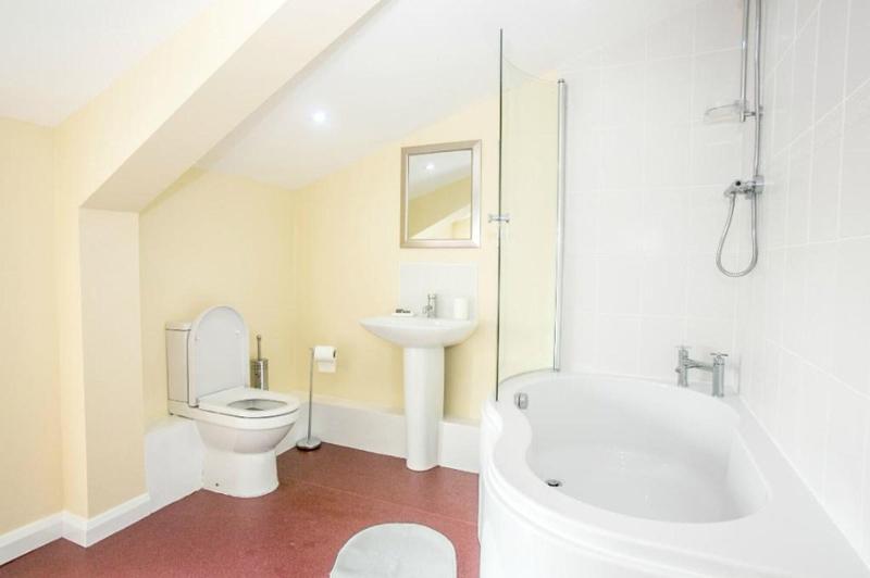 The Brown Horse Hotel image