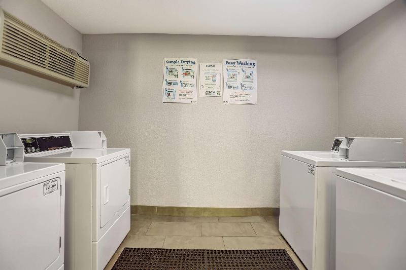 Motel 6 San Bernardino, CA - North image