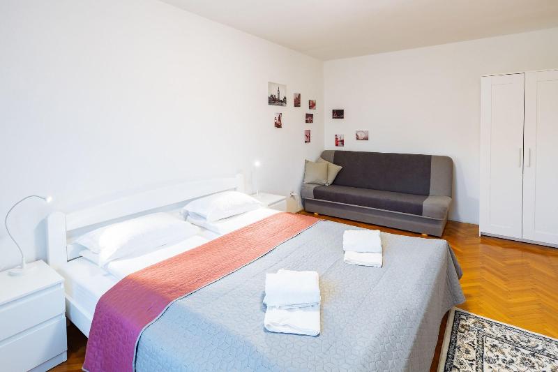 Emona Guesthouse Ljubljana image