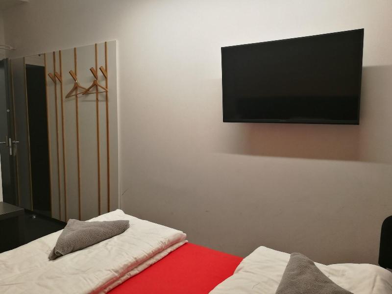 Cha Cha Rooms image