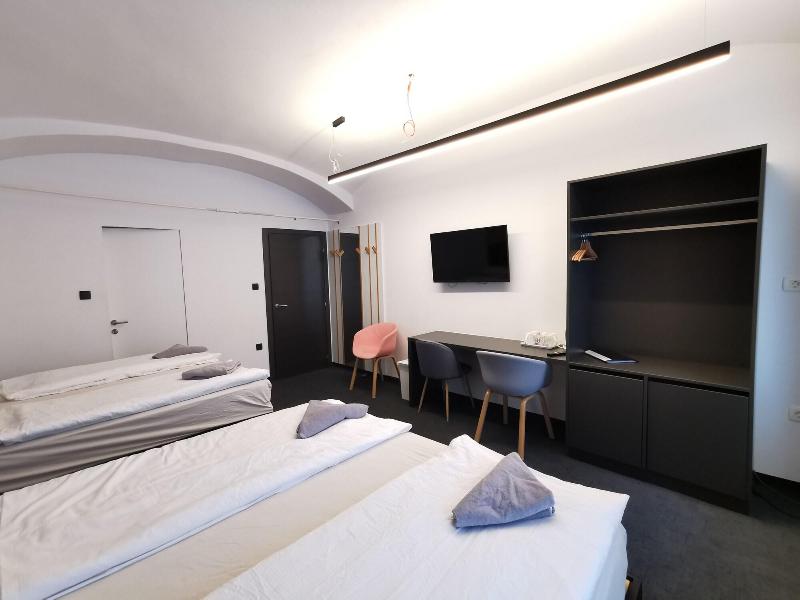 Cha Cha Rooms image