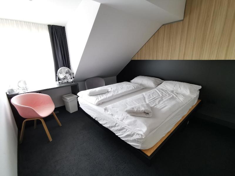 Cha Cha Rooms image