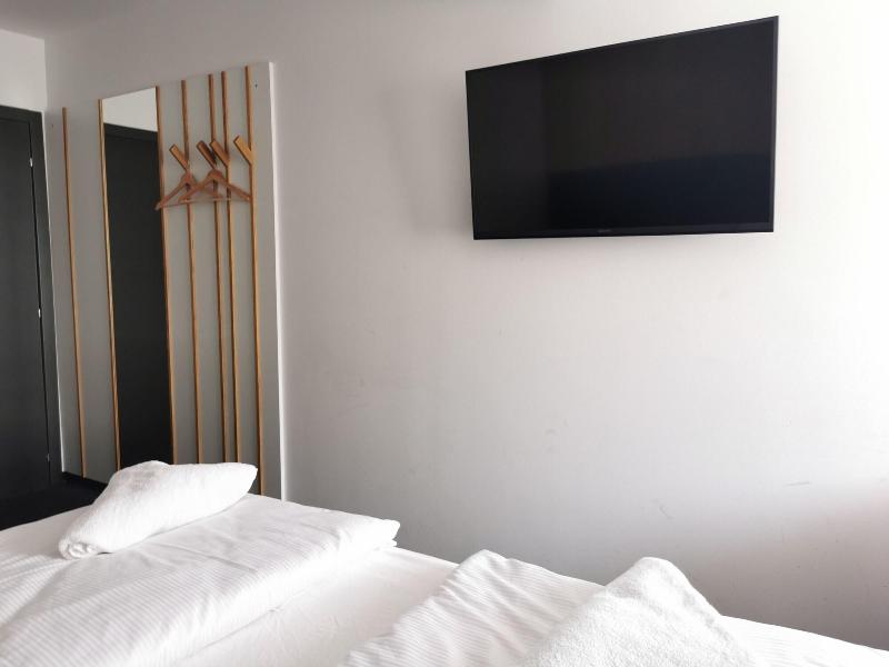 Cha Cha Rooms image