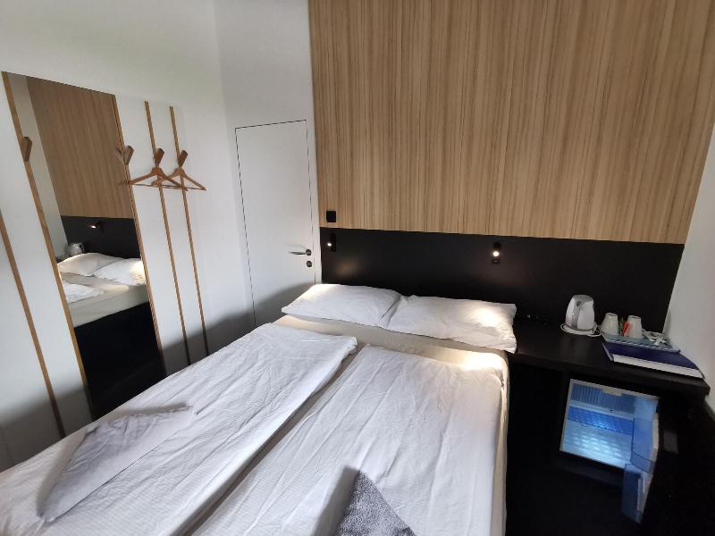 Cha Cha Rooms image